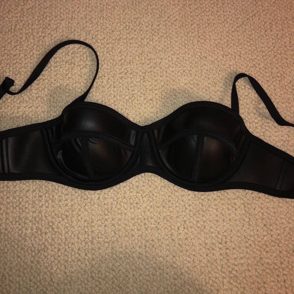 Triangl shiny black top